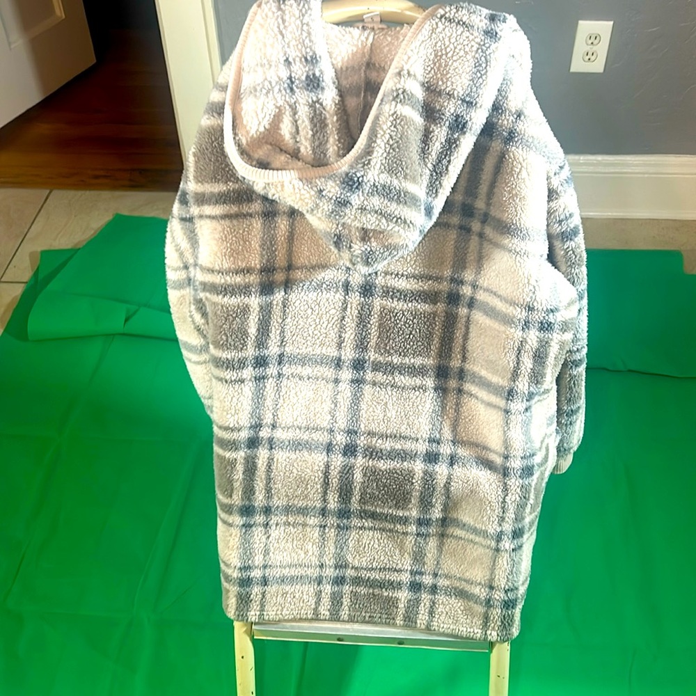 Women’s Koolaburra by Ugg zip up sweater